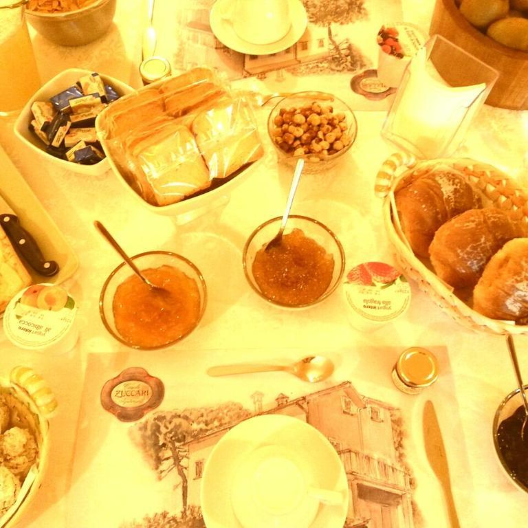 Agriturismo Casale Zuccari カプラローラ エクステリア 写真